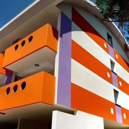 Poolside Living, Your Ideal - Beahost Bibione