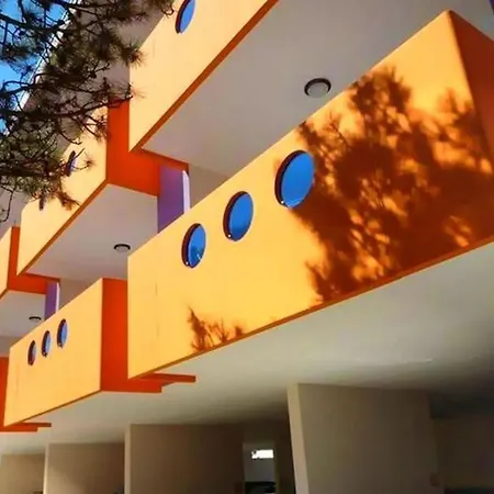 Poolside In Apartamento Bibione